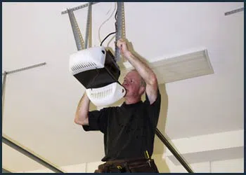 Garage Doors Store Repairs Walled Lake, MI 248-462-6448 - cont-gdr-door-opener-08m